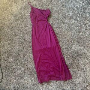 Le Lis One-Shoulder Magenta Midi Dress